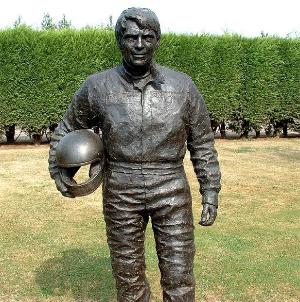 In 2003, on the thirtieth anniversary of his fatal crash, a bronze statue of Williamson was unveiled at the Donington Park circuit in his native Leicestershire. 