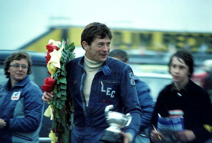 David Purley in 1976 on the podium in Thruxton with the winner's trophy.