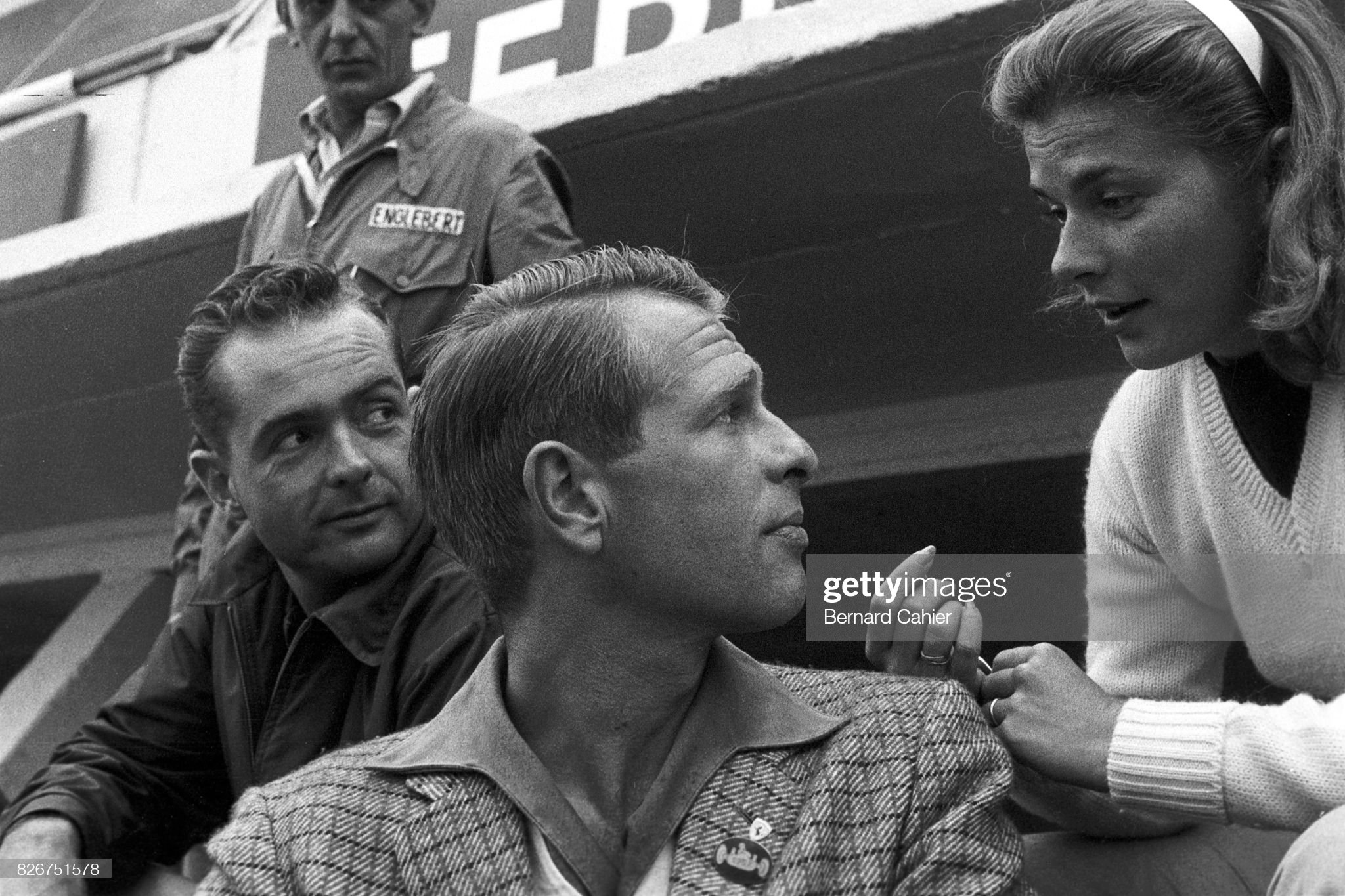 Phil Hill, Peter Collins, Louise Collins, 24 Hours of Le Mans, Le Mans, 23 June 1957. Phil Hill watches Peter Collins and his wife.