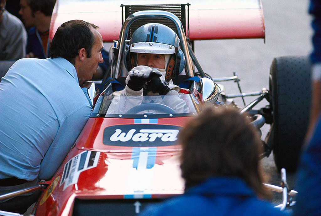 Piers Courage, in a De Tomaso Ford-Cosworth 505, with team boss Frank Williams in 1970.