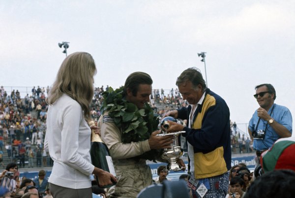 Can-Am Challenge Cup, Watkins Glen, 25 July 1971. Peter Revson, McLaren M8F, 1st position. Podium.