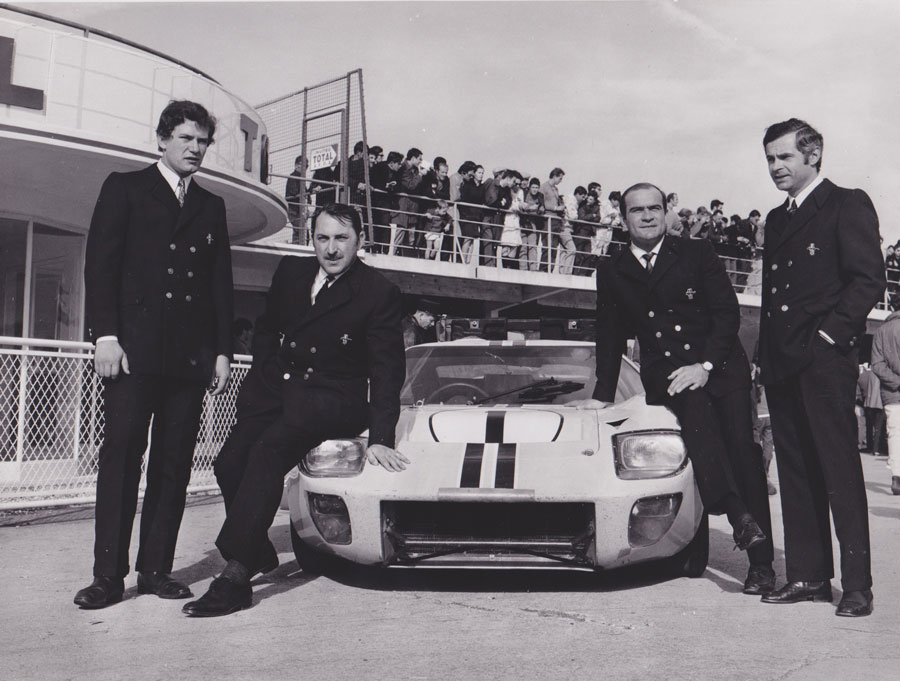 Jo Schlesser, Guy Ligier, Henri Chemin and the Mark II.