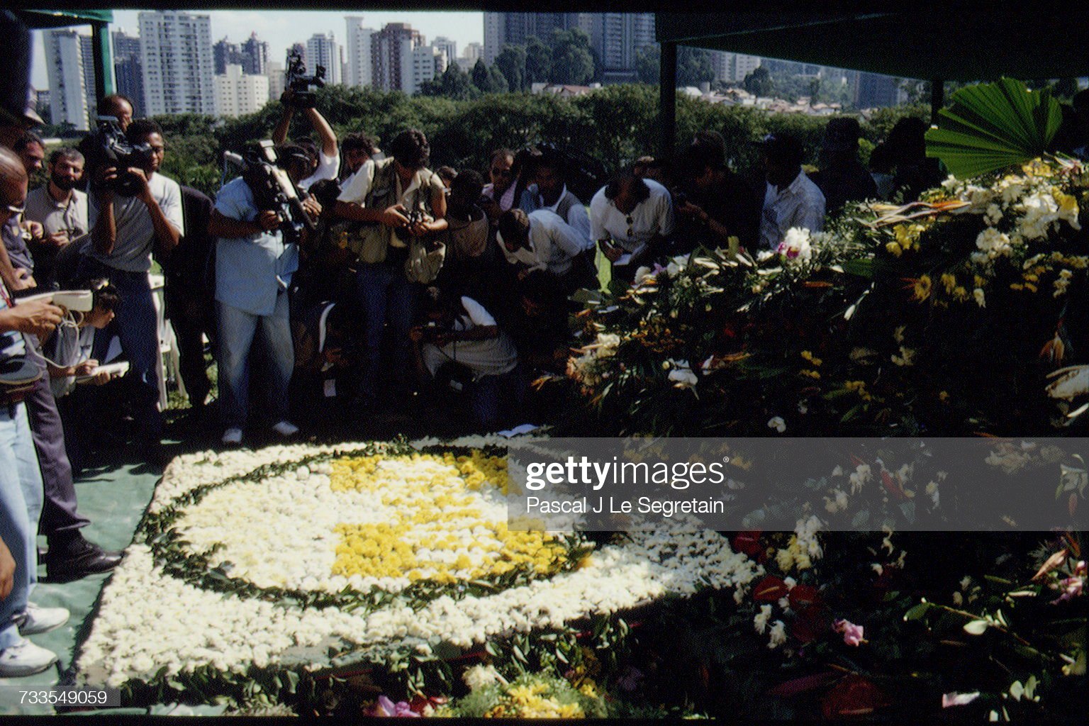Funeral of Ayrton Senna at the Morumbi cemetery. 