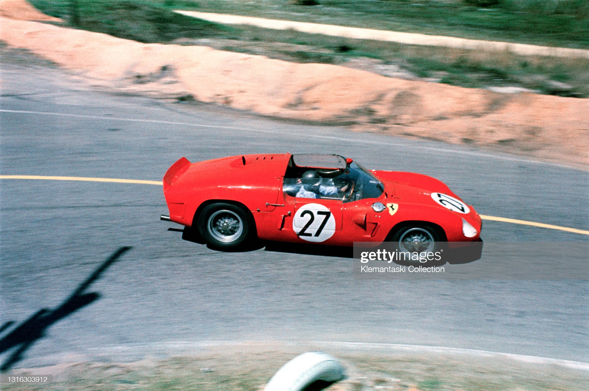 Richie Ginther at the Hairpin in his Ferrari 246 SP which he shared with von Trips, they did not finish, Sebring 12 Hours, March 24, 1961. 