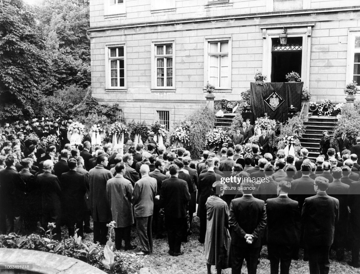 Funeral of German Formula One driver Wolfgang Graf Berghe von Trips on September 14, 1961 in Horrem, Germany. 