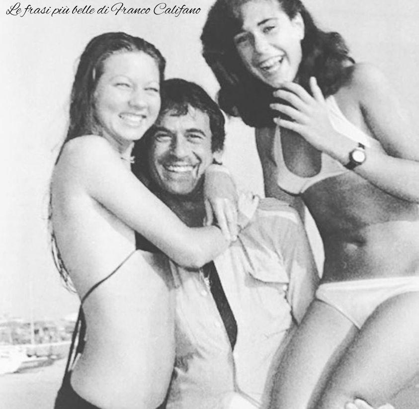 Franco Califano with two female friends in bikini.