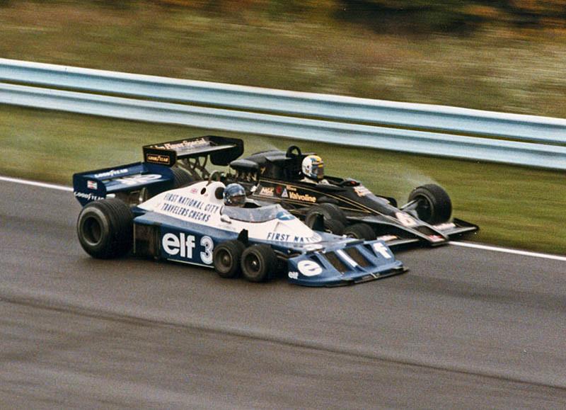 Ronnie Peterson and Gunnar Nilsson in 1977.