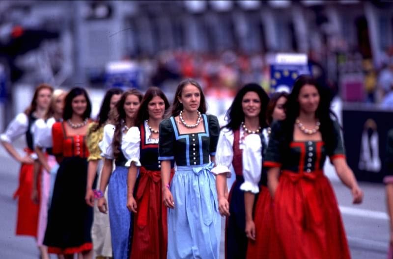 Formula 1 grid girls at Spielberg, Austria, in 1999. 