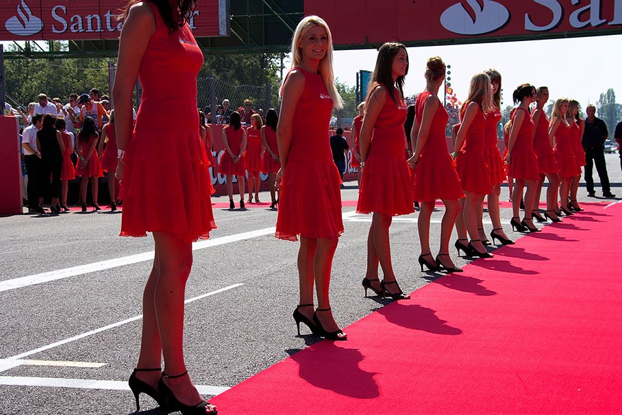 Formula 1 grid girls at Monza, Italy, in 2007. 