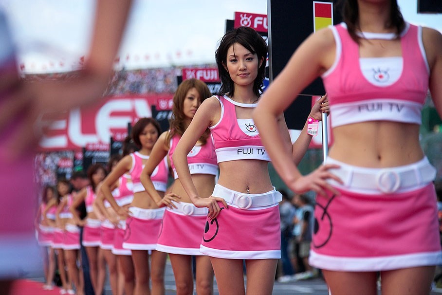 Formula 1 grid girls at Suzuka, Japan, in 2006. 