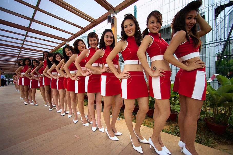 Formula 1, grid girls at Marina Bay, Singapore, in 2008. 