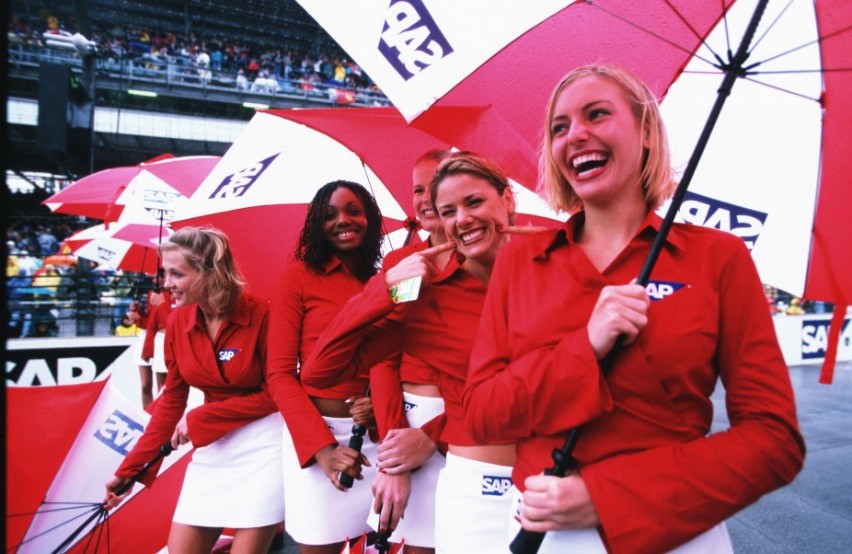 Formula 1 grid girls at Indianapolis, USA, in 2000. 