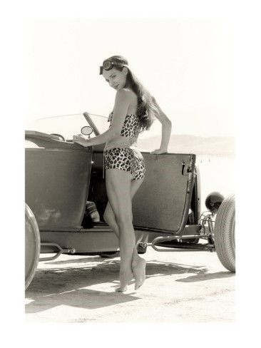 Pin up girl in 1932.