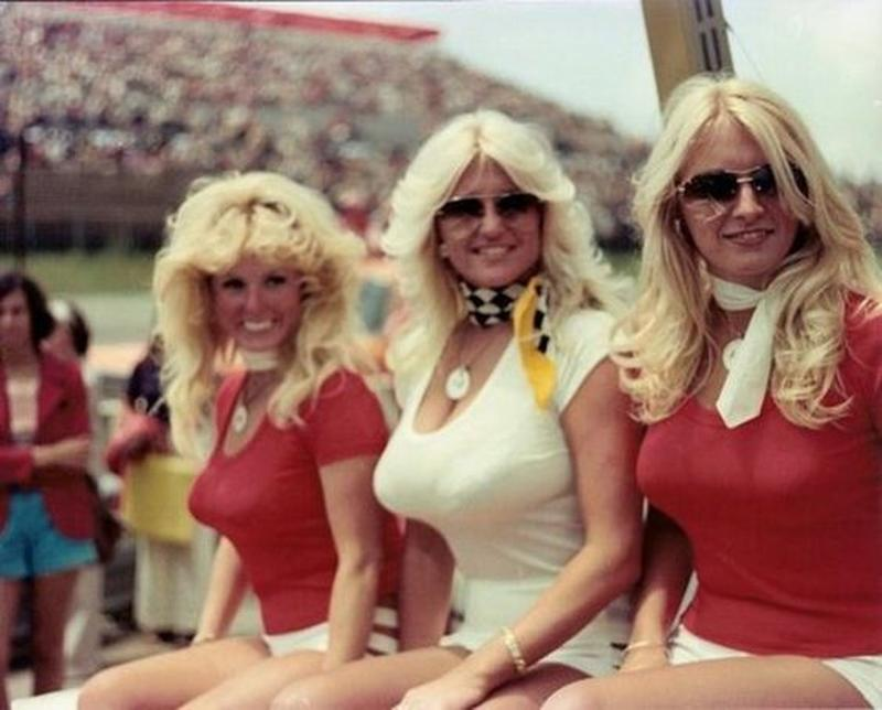 Three vintage grid girls.