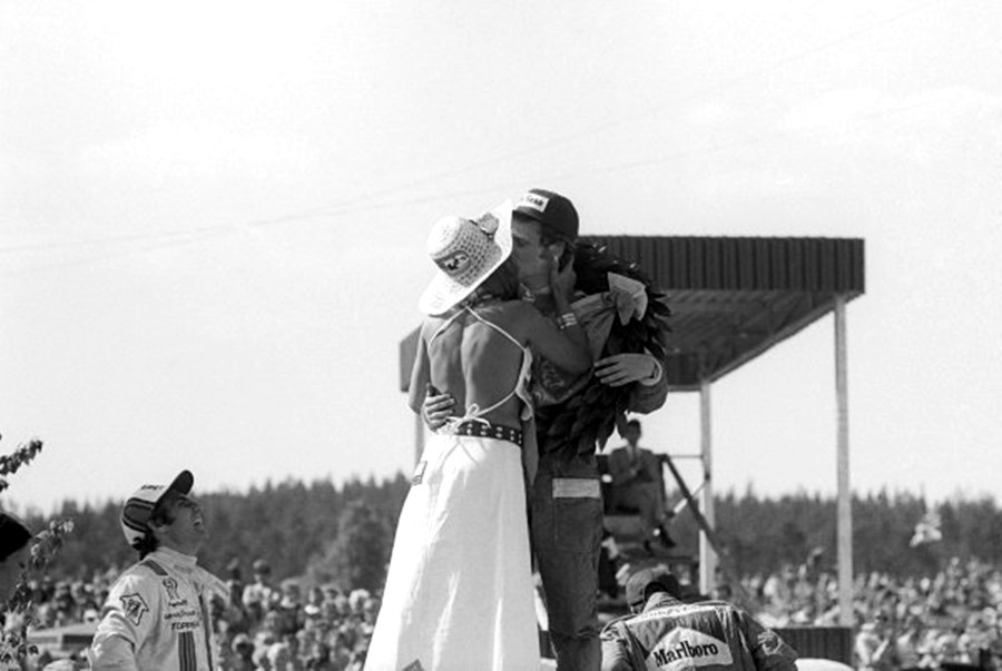Mariella Reininghaus kissing Niki Lauda.