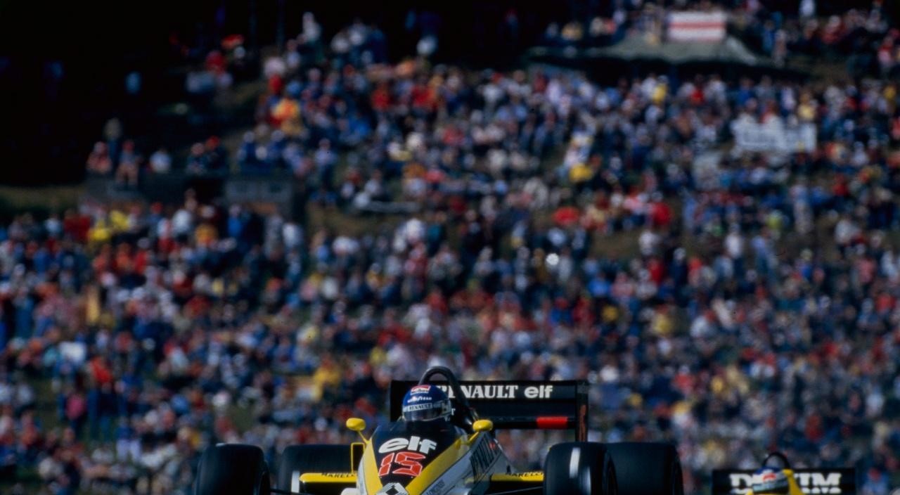 A Renault F1 in action.