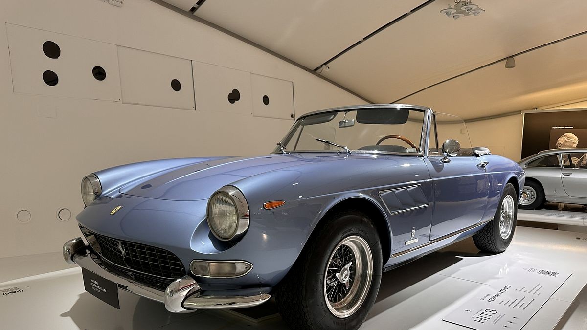 Gino Paoli's Ferrari 275 GTS. 