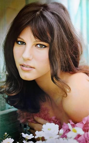 A young Stefania Sandrelli.