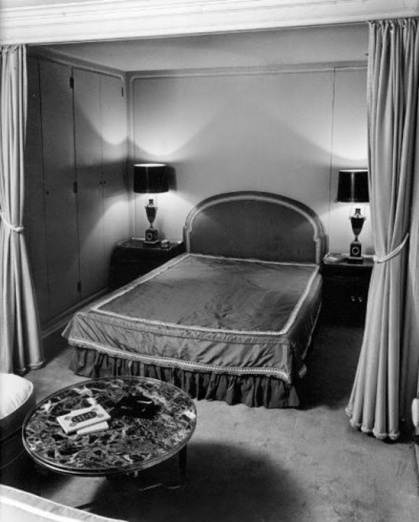 The interior of one of the rooms of the 'Christina'.