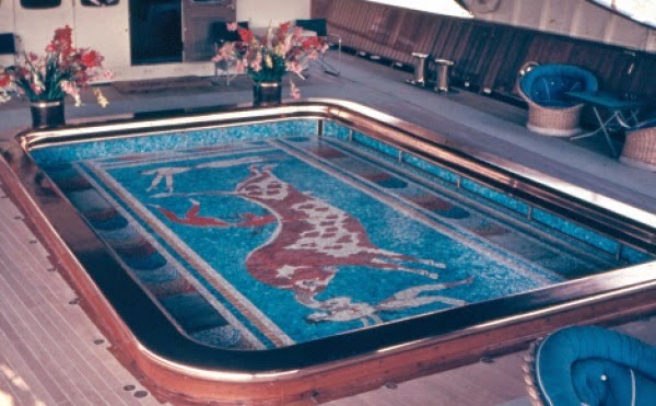 The wonderful swimming pool of the 'Christina'.