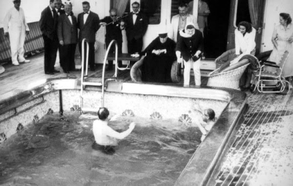 The wonderful swimming pool of the 'Christina'.