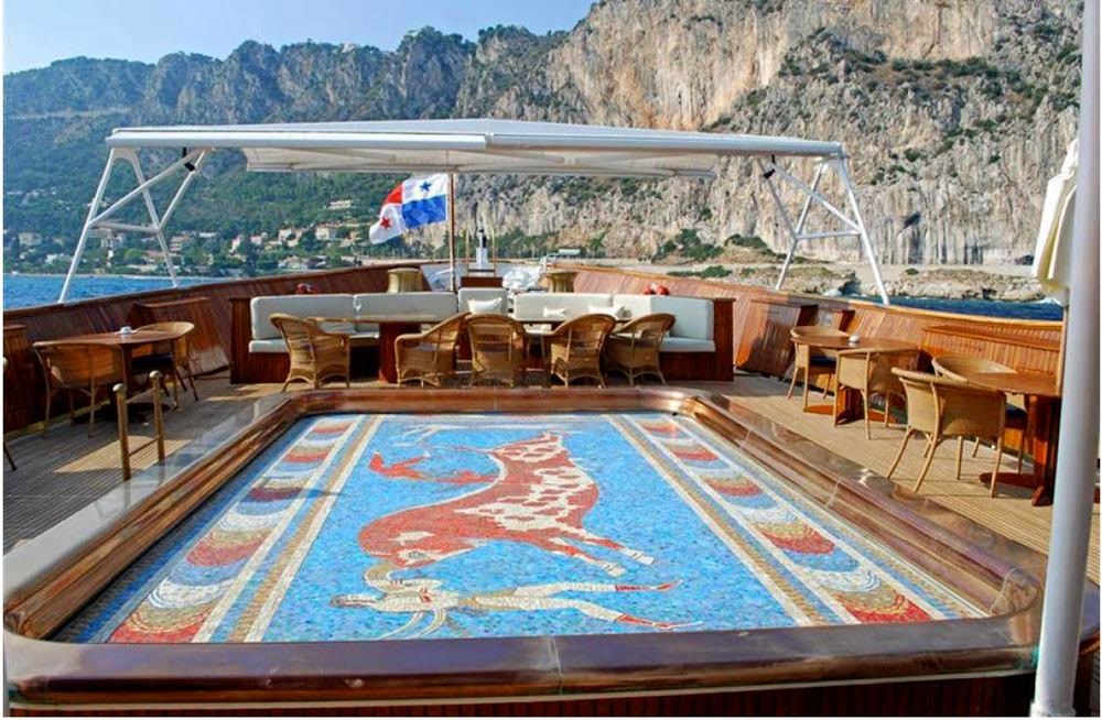 The swimming pool on the yacht 'Christina'.