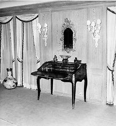 The interior of one of the rooms of the 'Christina'.