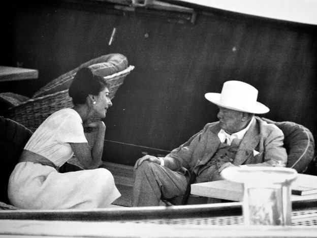 Churchill chatting with opera singer Maria Callas. 