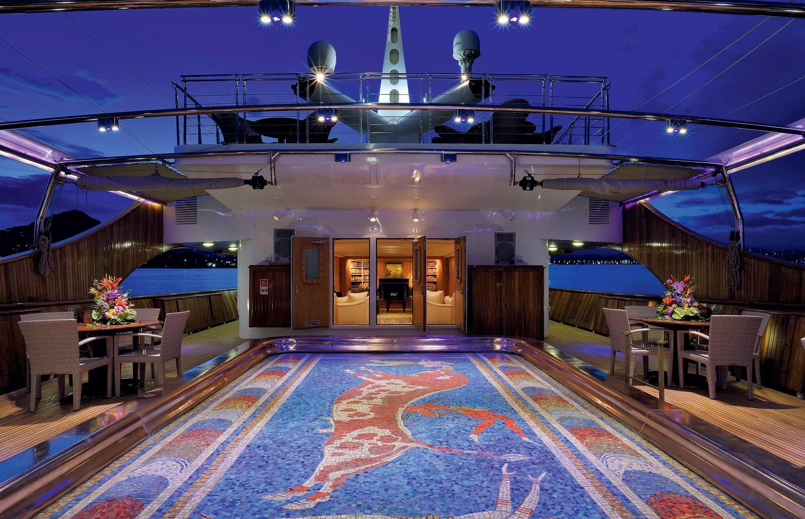 The pool with a movable floor and a Minoan-style mosaic.