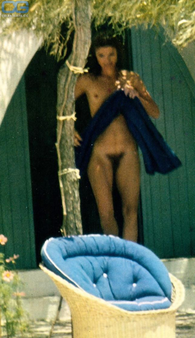 This photo was snapped by the paparazzi in 1971 while Jackie was innocently sunbathing in the nude during a visit to her husband's private island of Skorpios.