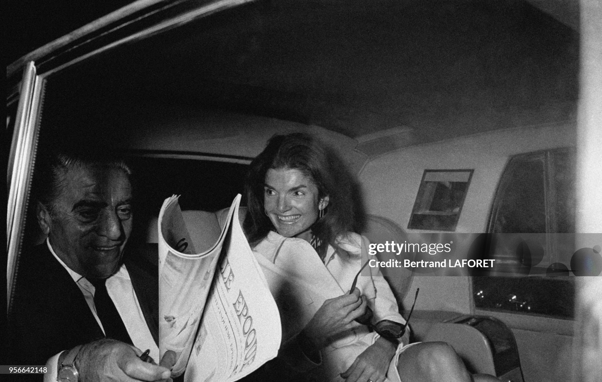 Aristotle Onassis and Jackie Kennedy in the back of a car in September 1970 in Paris, France. 