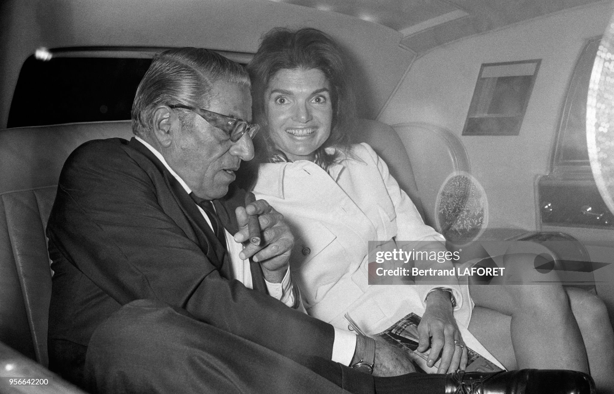 Aristotle Onassis and Jackie Kennedy in the back of a car in September 1970 in Paris, France. 