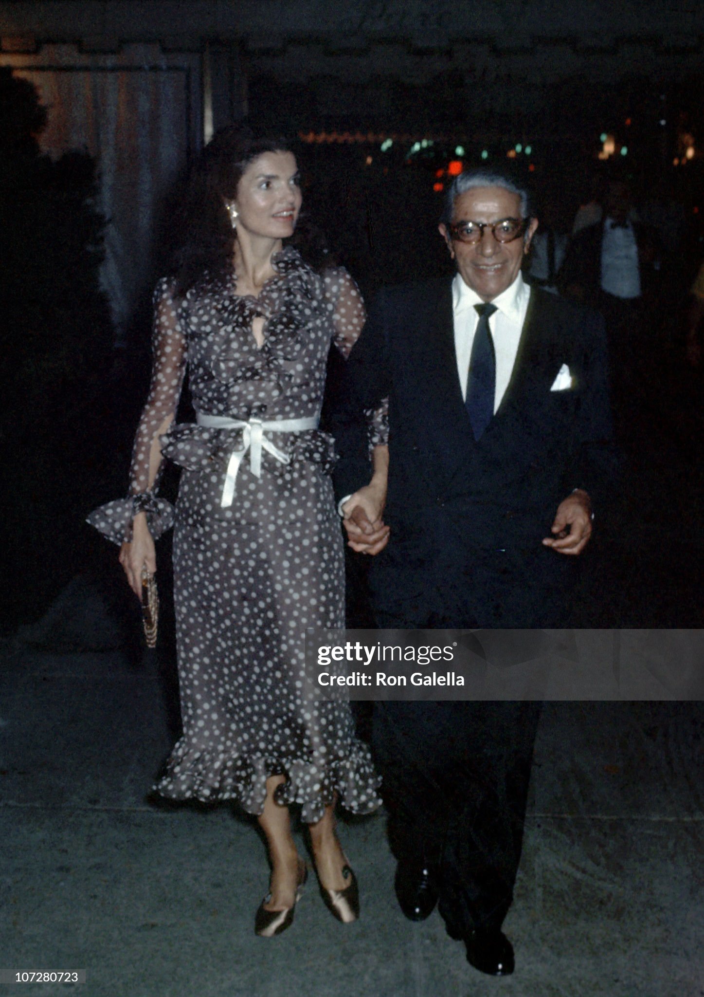 Jackie and Ari Onassis after dining at La Cote Basque in New York on 07 October 1970. 