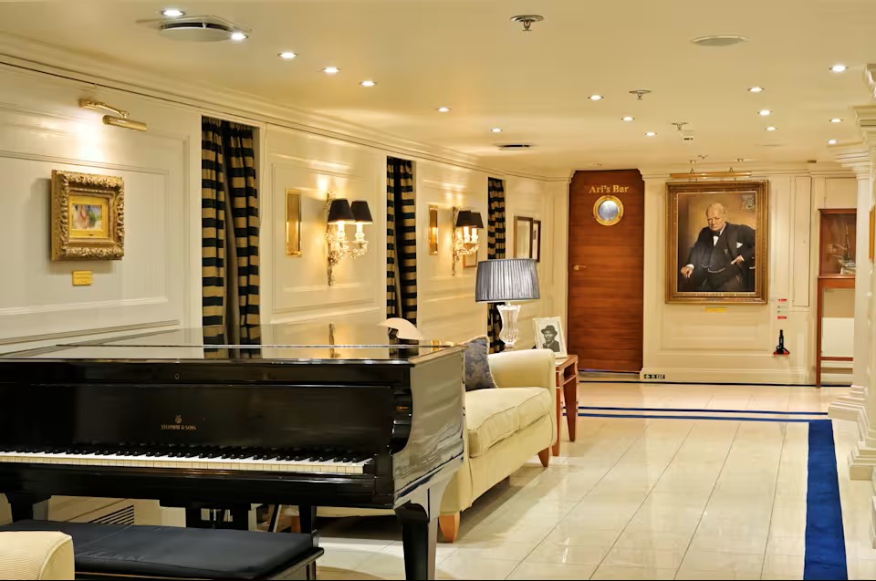 One of the internal rooms of the ‘Christina O.’.