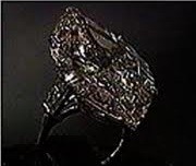 Ari gave this diamond ring to Jackie when they married.