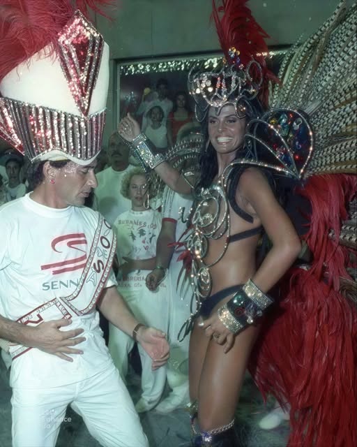 Ayrton Senna loved partying in his Brazil, dancing, having fun, singing... and beautiful women.