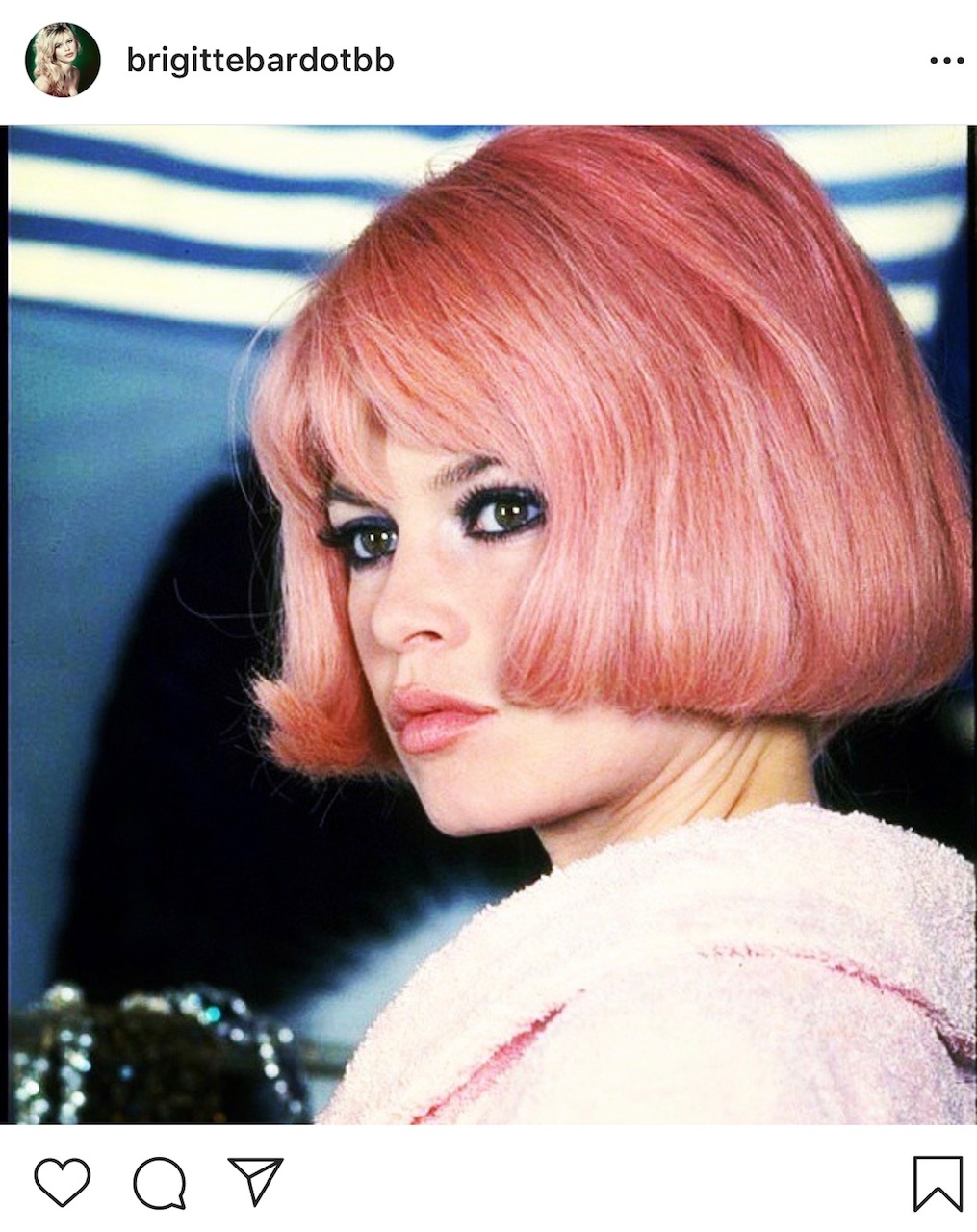 Brigitte Bardot was already wearing pink hair in 1966 for the film ‘Two weeks in September’ by Leonard De Raemy.