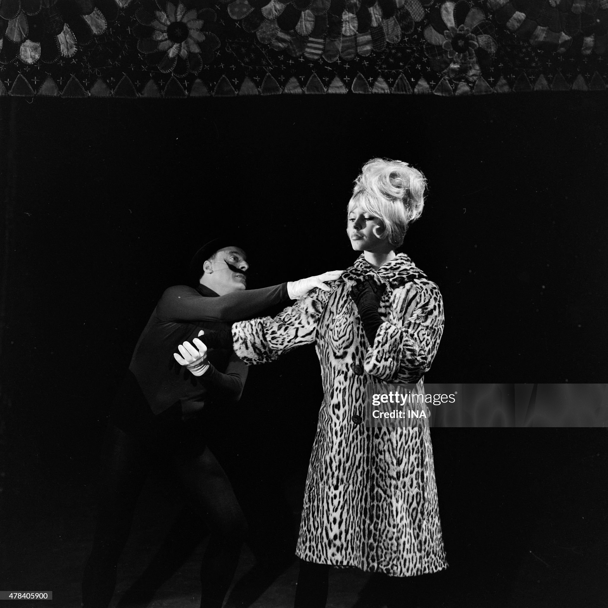 Brigitte Bardot and the Brothers Jacques during the recording of the program ‘Happy New Year Brigitte’ on 07 December 1961. 