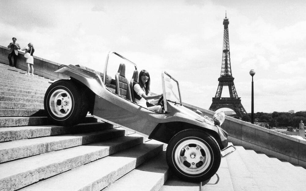 Françoise Hardy in a buggy in 1962. 