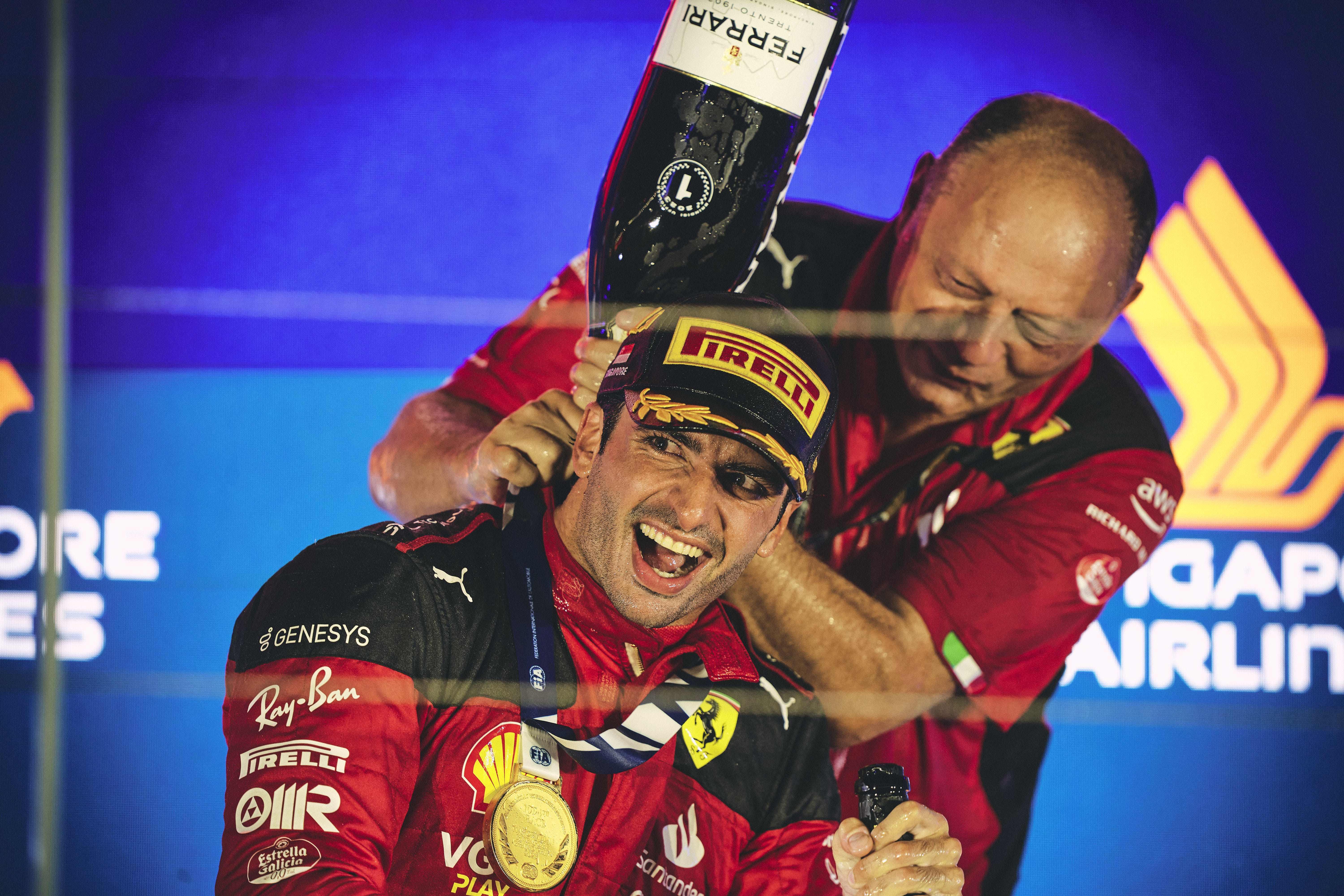 The winner of the Singapore Grand Prix, Carlos Sainz, on the podium on September 17, 2023. 