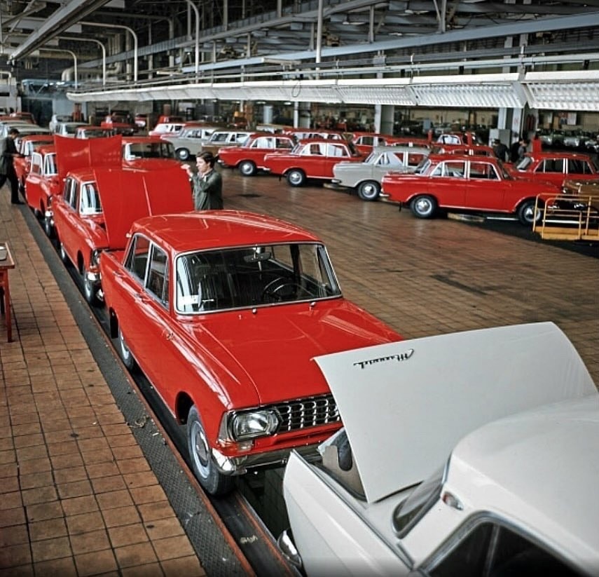 Moskvitch 412 factory.