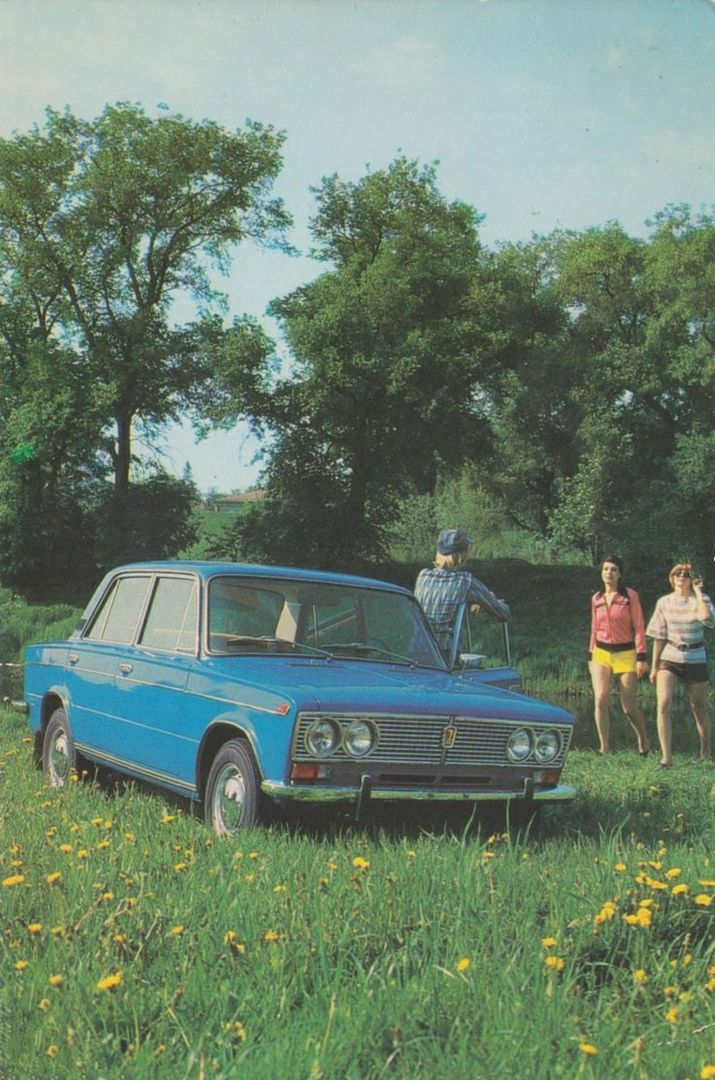 Girls and a blue Lada.