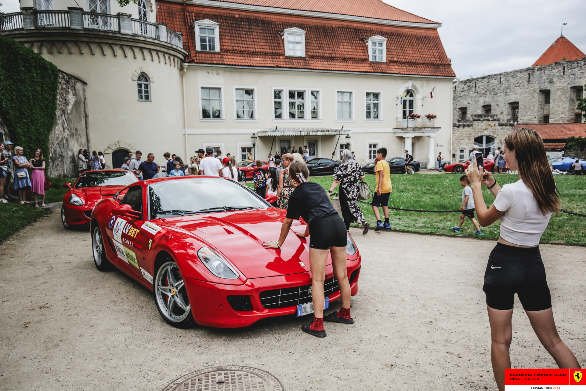 Cesis gathers in Pils Laukums to welcome the Ferrari tour with great affection. 