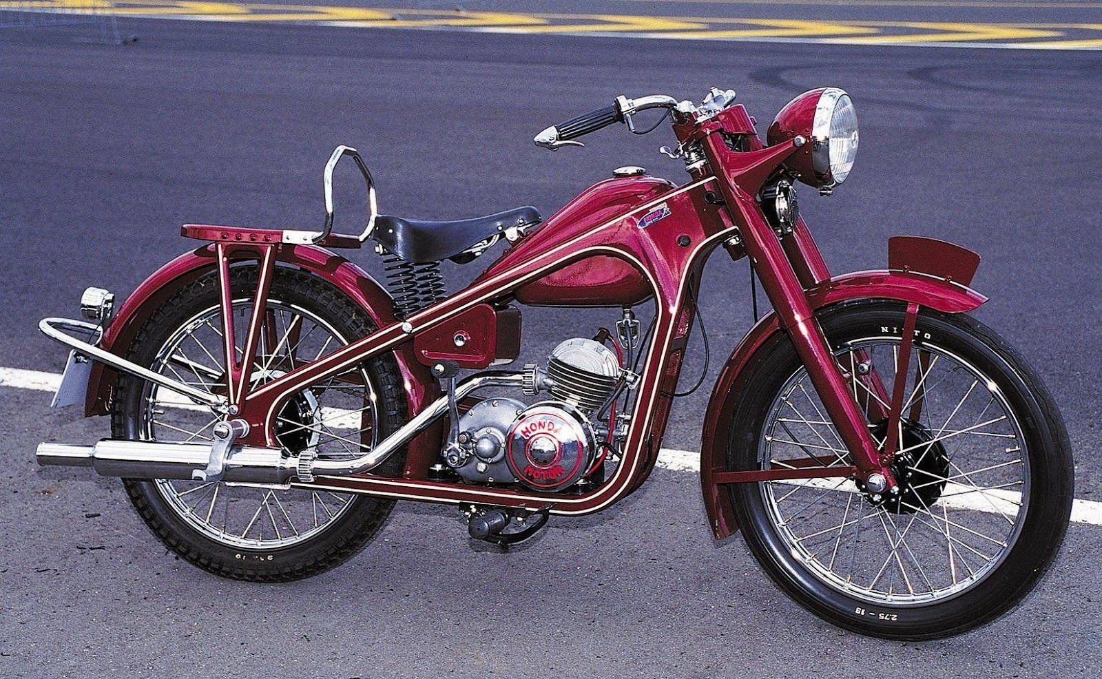 1949 Honda Type D Dream, 98cc, single cylinder, two stroke, 2 speed, air cooled engine.