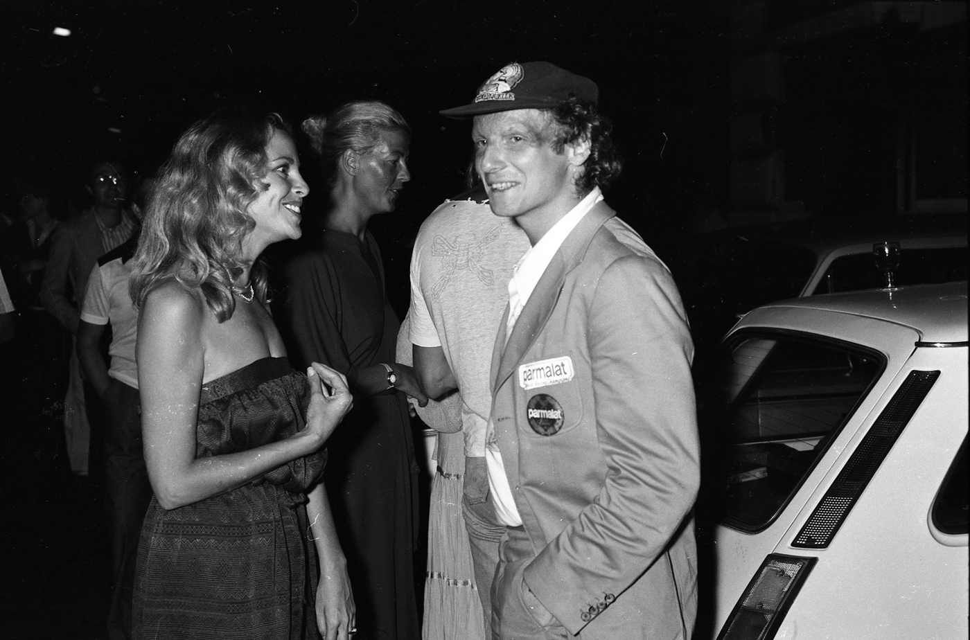 Niki Lauda and Sydne Rome at Jackie O’ in 1977.