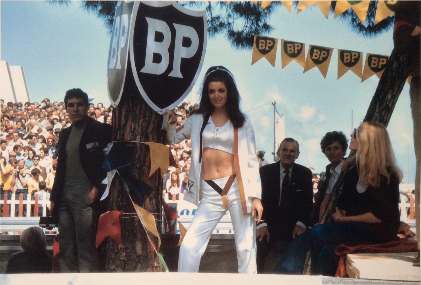 Monaco Grand Prix 1970, Lynne Oliver representing Yardley sponsorship for B.R.M.