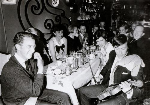 Jackie getting up to some violin antics in Monaco, 1968. No, Jackie, it doesn’t go there. Piers Courage is finding the whole thing very amusing. Note how both Jackie and Piers have managed to get their hair to stay flat for the evening.