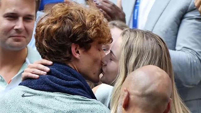 Jannik Sinner kissing his ex-girlfriend, Russian tennis player Anna Kalinskaya.