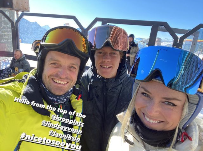 Jannik Sinner skiing with Lindsey Vonn.