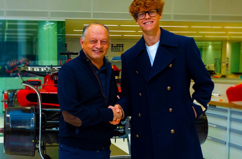 Jannik Sinner in Maranello with Fred Vasseur.